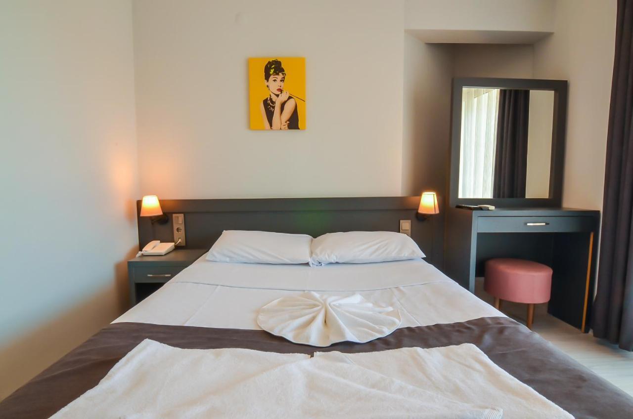Berry Bella Hotel マルマリス エクステリア 写真